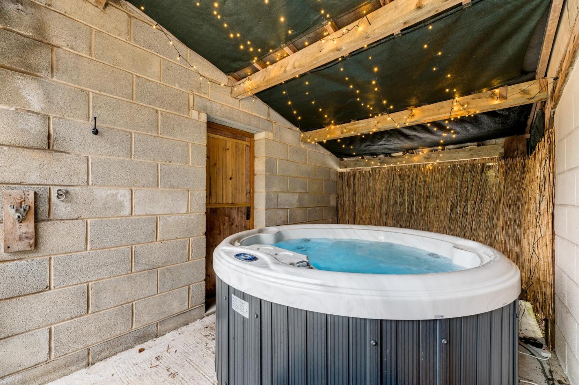 Central Malham Wellbeing Escape Hot Tub & Studio 외부 사진