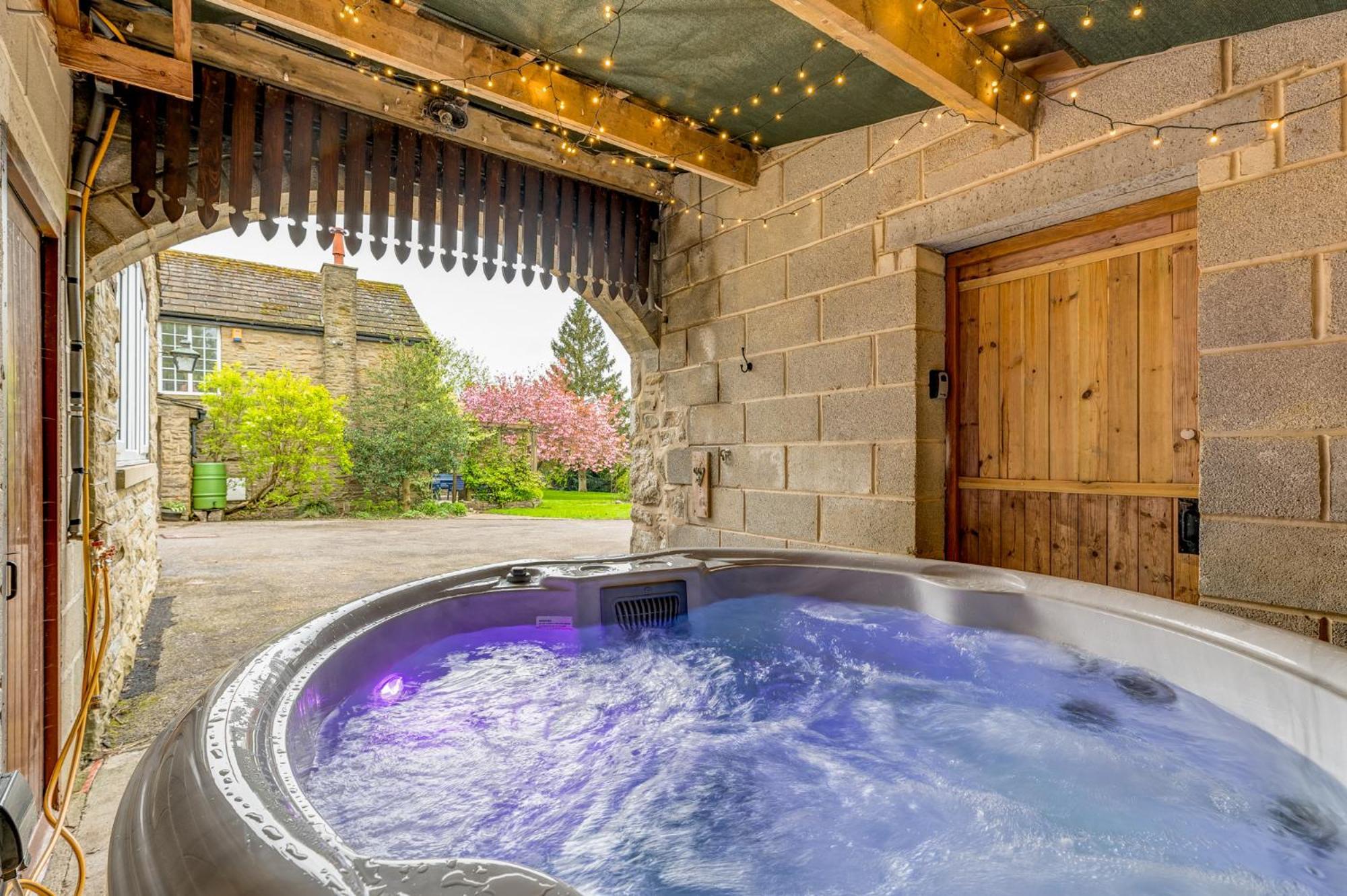 Central Malham Wellbeing Escape Hot Tub & Studio 외부 사진