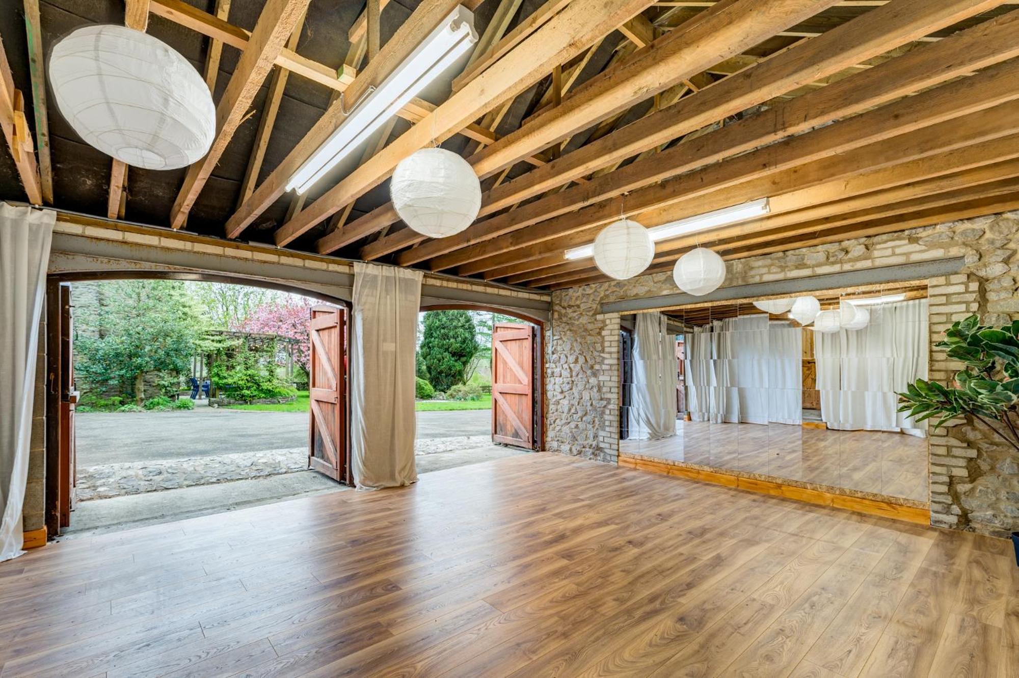 Central Malham Wellbeing Escape Hot Tub & Studio 외부 사진