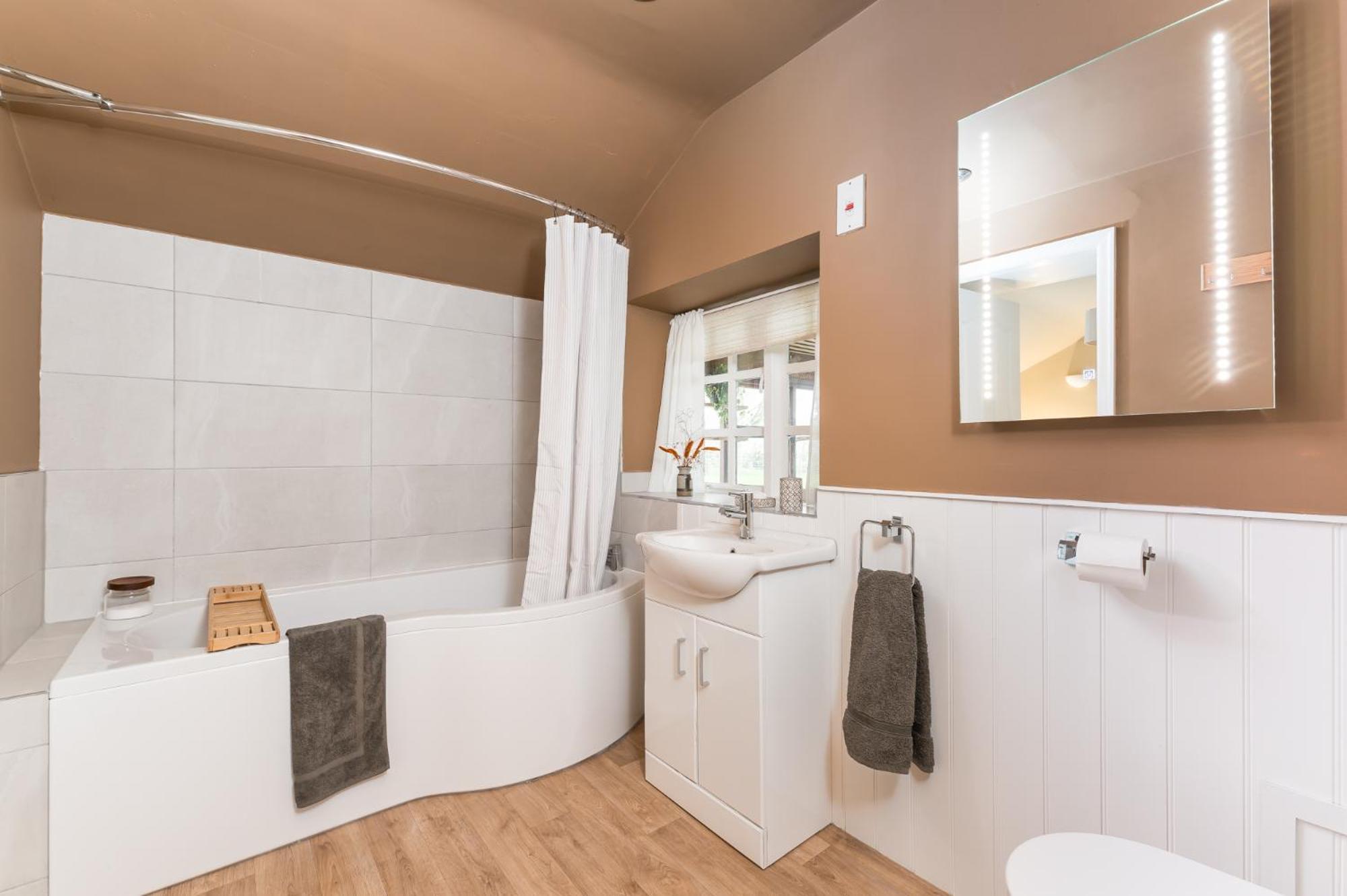 Central Malham Wellbeing Escape Hot Tub & Studio 외부 사진