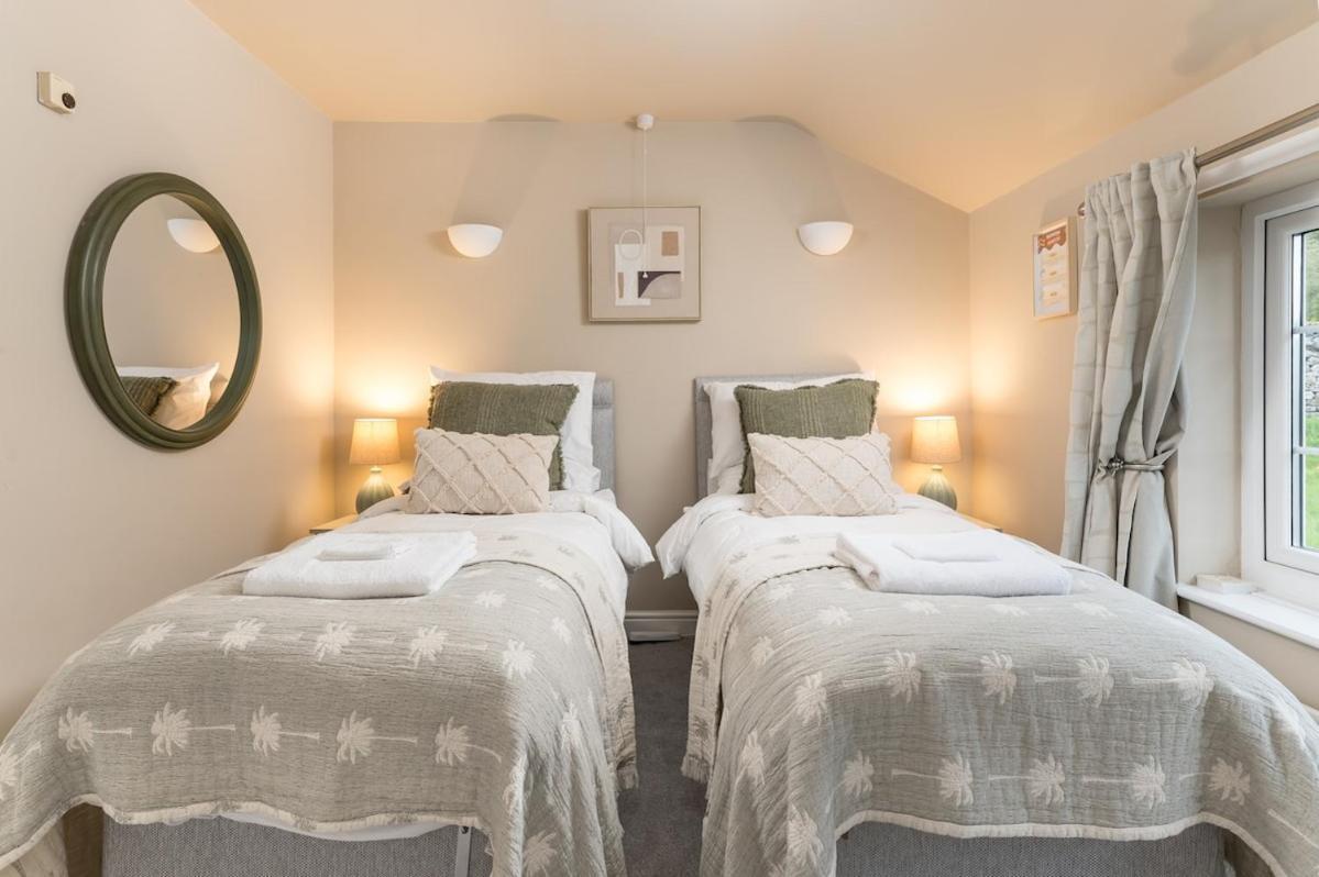 Central Malham Wellbeing Escape Hot Tub & Studio 외부 사진