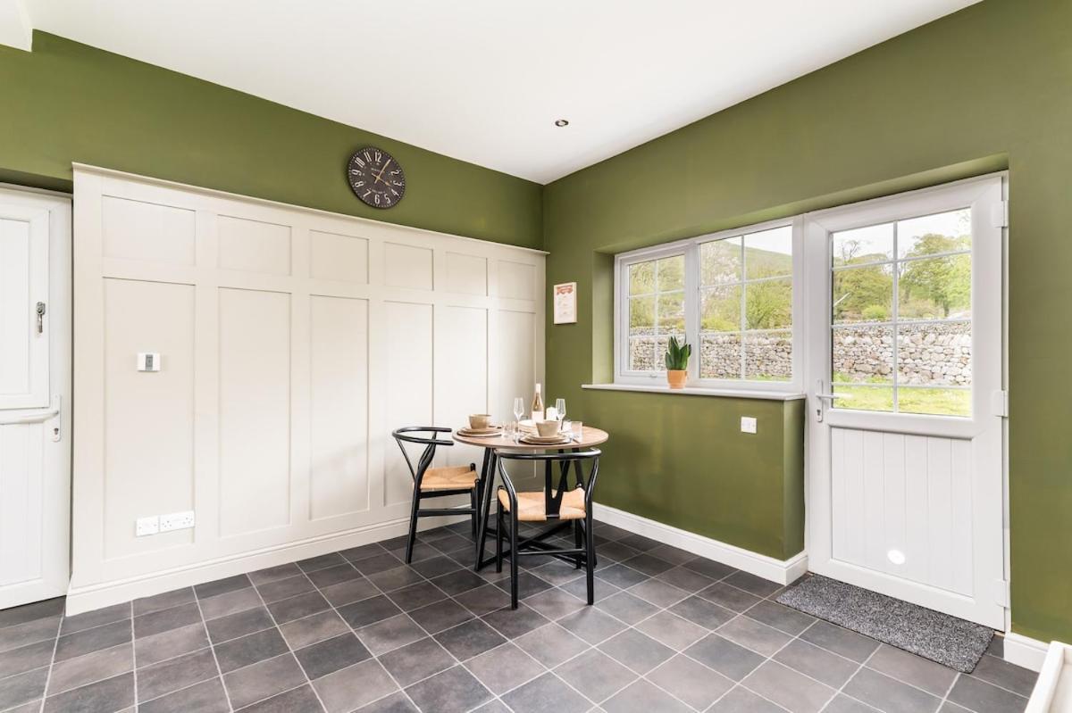 Central Malham Wellbeing Escape Hot Tub & Studio 외부 사진