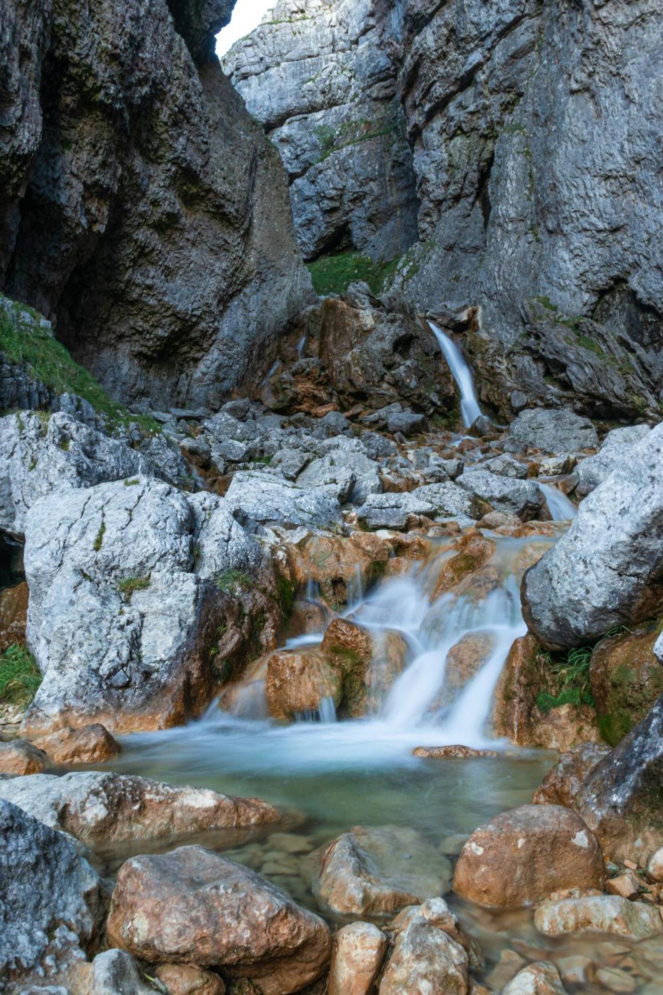 Central Malham Wellbeing Escape Hot Tub & Studio 외부 사진